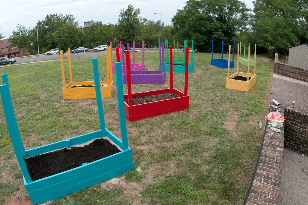 Spielgeräte auf einem Spielplatz
