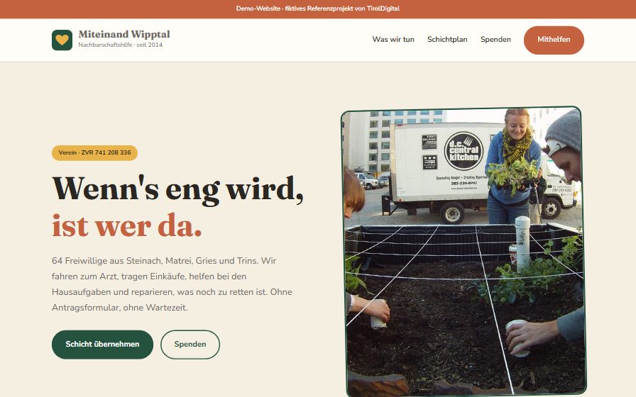 Startseite der Demo Miteinand Wipptal: freundliches Papierweiß mit Waldgrün und runden Formen